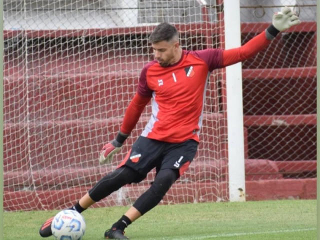 En un amistoso, Nacho Pietrobono debut en Deportivo Maip